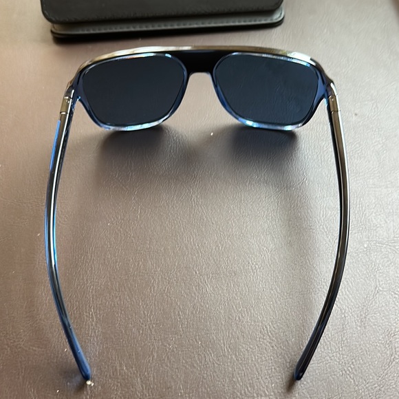 Dolce & Gabbana Unisex Sunglasses - Picture 6 of 13